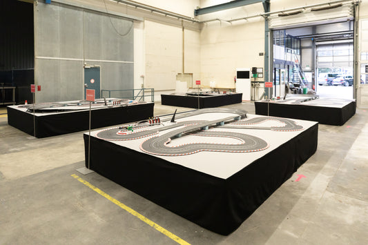 Carrerabahn 2 spurig modern spezial