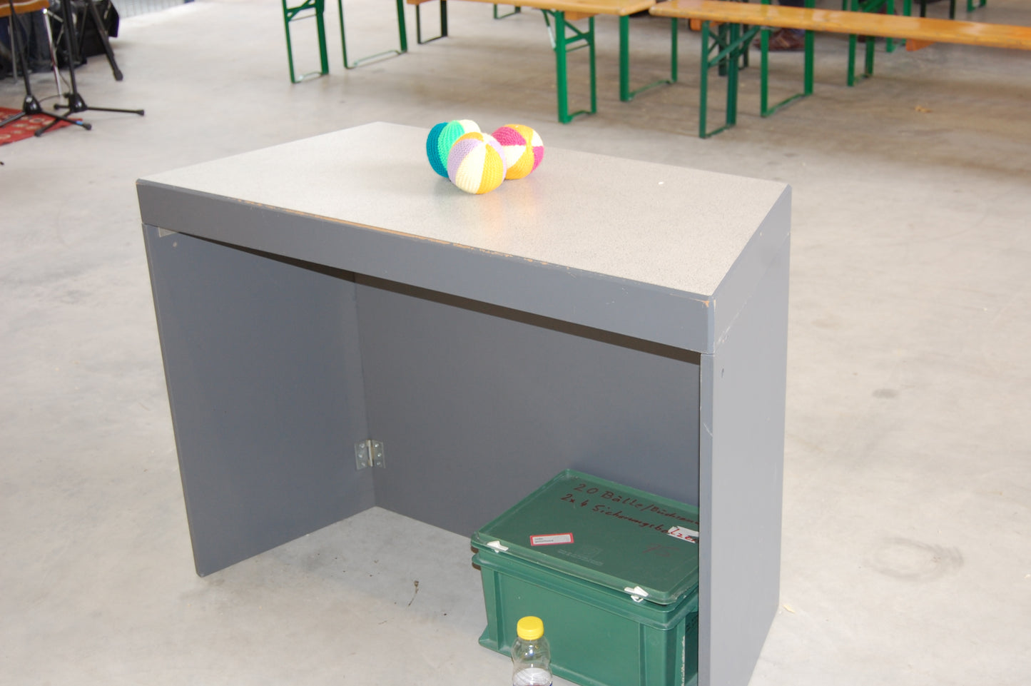 Spielpult grau