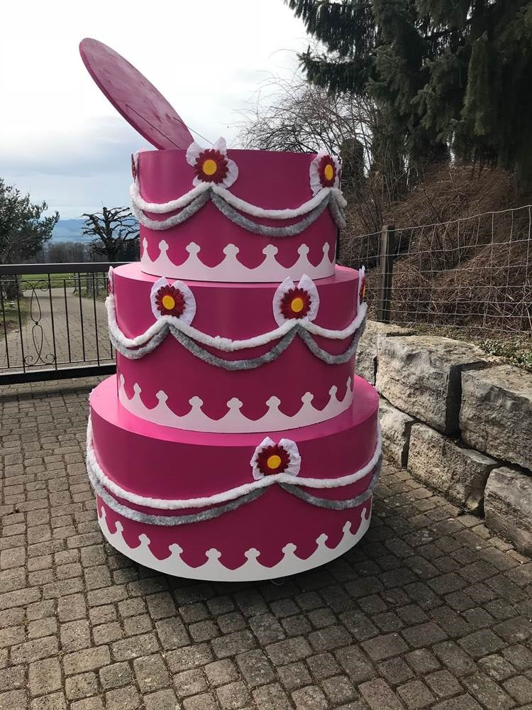 Riesentorte weinrot