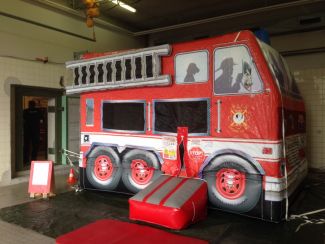 Hüpfburg Formel 1 Auto