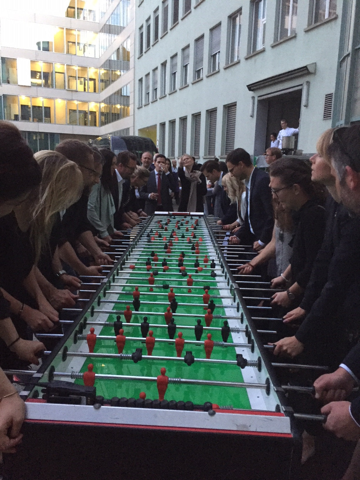 Fussballkasten für 16 Personen